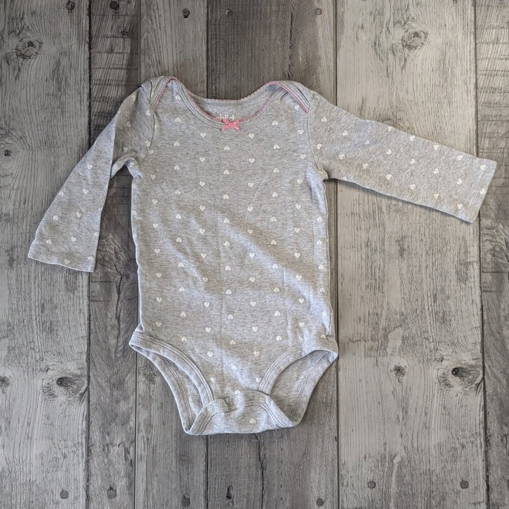Child of Mine by carter's, Onesie Grey with White Hearts, sz 6 - 12M